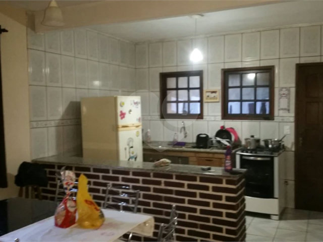 Sobrado à venda com 3 suítes em Barreiro, Mairiporã, SP