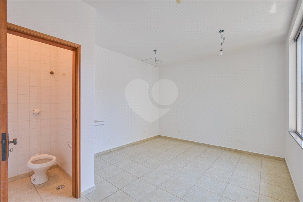 Sobrado à venda com 3 quartos, sendo 2 suítes, em Granja Julieta, São Paulo, SP