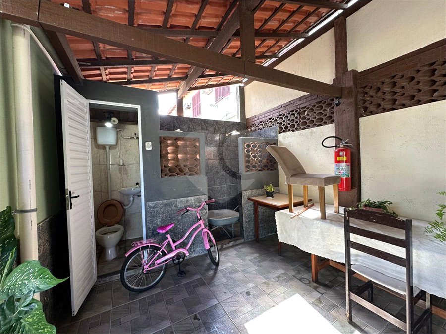 Casa em condomínio à venda com 2 quartos, sendo 1 suíte, em Ogiva, Cabo Frio, RJ