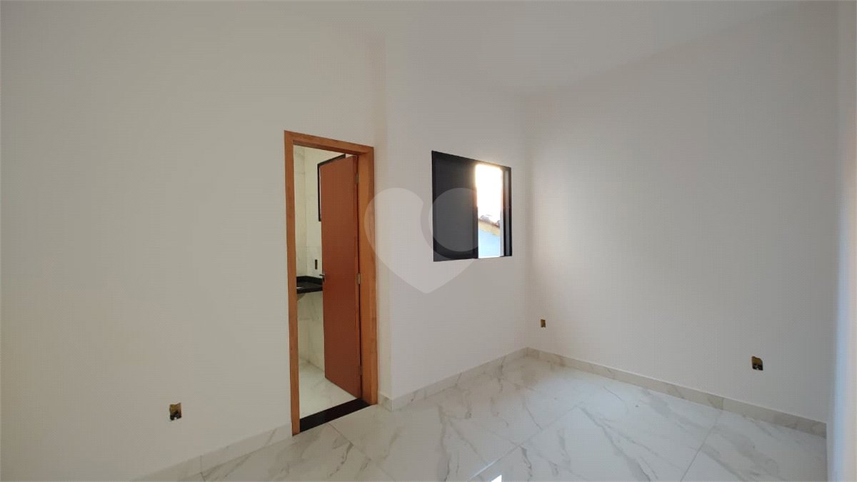 Casa de Vila à venda com 2 suítes em Wanel Ville, Sorocaba, SP