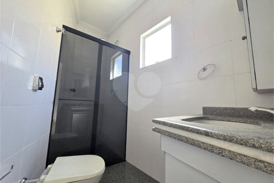 Sobrado à venda ou para alugar com 3 quartos, sendo 2 suítes,  em Vila Lucia, São Paulo, SP
