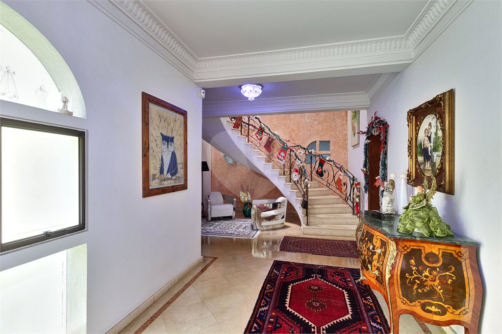 Casa à venda com 5 quartos, sendo 4 suítes, em Alto da Boa Vista, São Paulo, SP