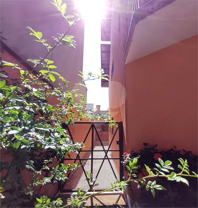 Casa à venda com 4 quartos, sendo 2 suítes,  em Vila Oliveira, Mogi das Cruzes, SP