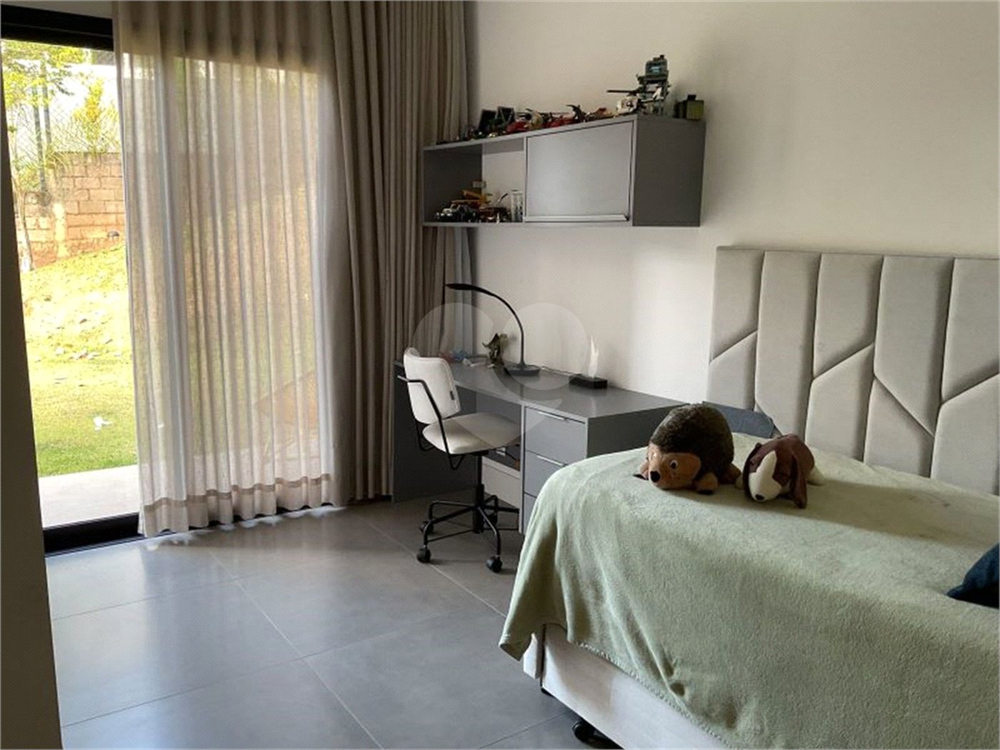 Casa à venda com 4 quartos, sendo 3 suítes,  no condomínio Vale da Santa Fé, Vinhedo - SP