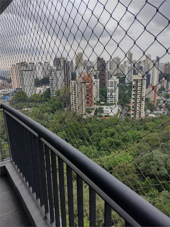 Apartamento à venda com 3 suítes em Vila Suzana, São Paulo, SP