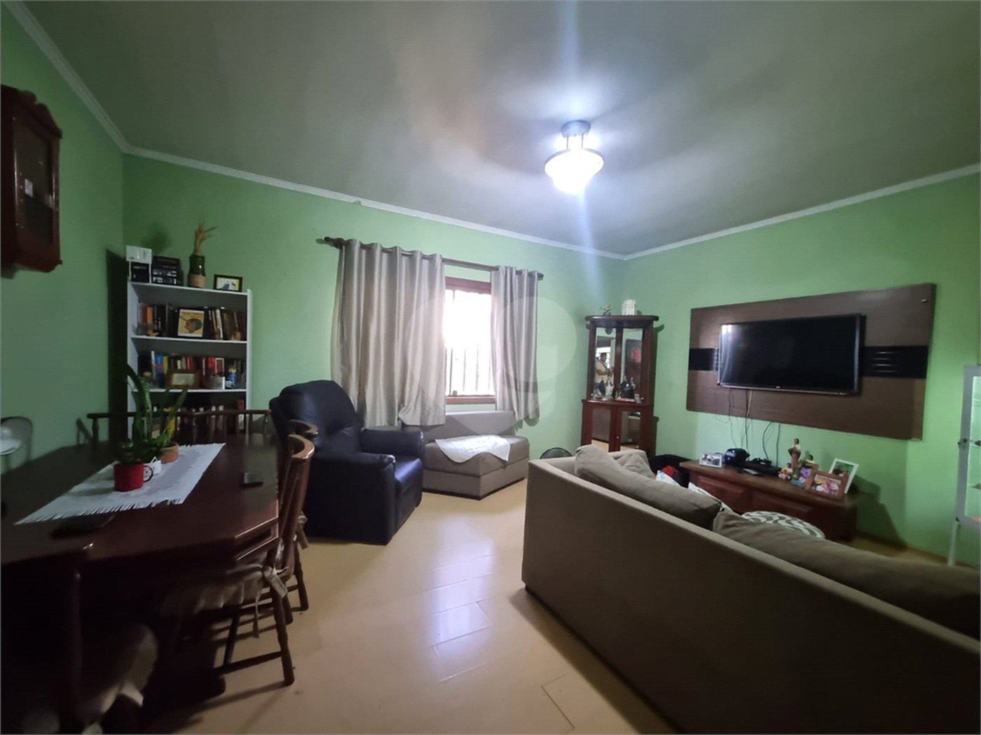 Casa à venda com 4 quartos, sendo 1 suíte,  em Jardim Guarujá, Sorocaba, SP