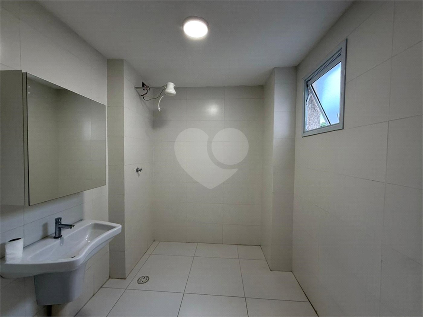 Casa à venda com 2 quartos no condomínio Severa, São Paulo - SP