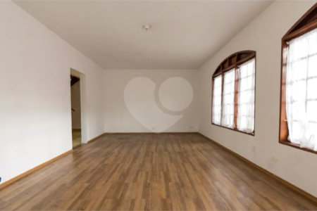 Casa à venda com 4 quartos, sendo 1 suíte, em Vila Tiradentes, São Paulo, SP
