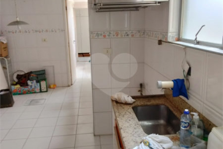 Apartamento à venda com 3 quartos, sendo 1 suíte,  em Aclimação, São Paulo, SP