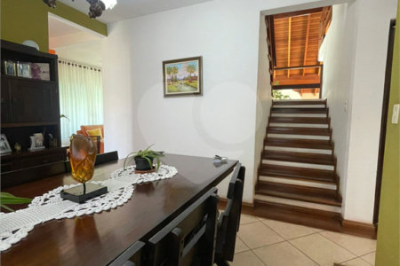 Casa à venda com 3 quartos, sendo 2 suítes,  em Vila Oliveira, Mogi das Cruzes, SP