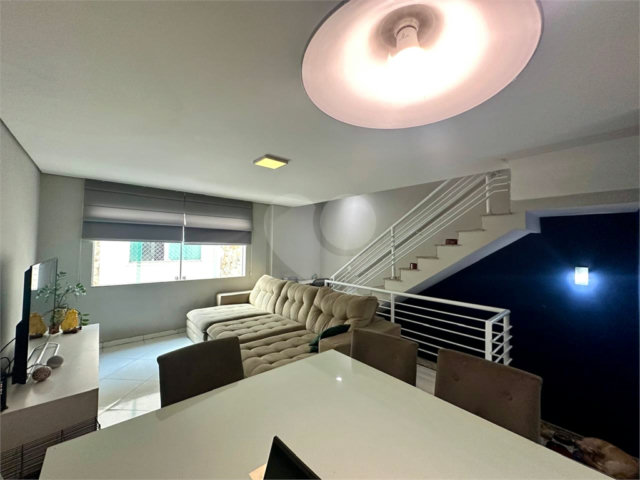 Casa à venda com 3 quartos, sendo 1 suíte,  no condomínio Marcio Thomaz, São Paulo - SP
