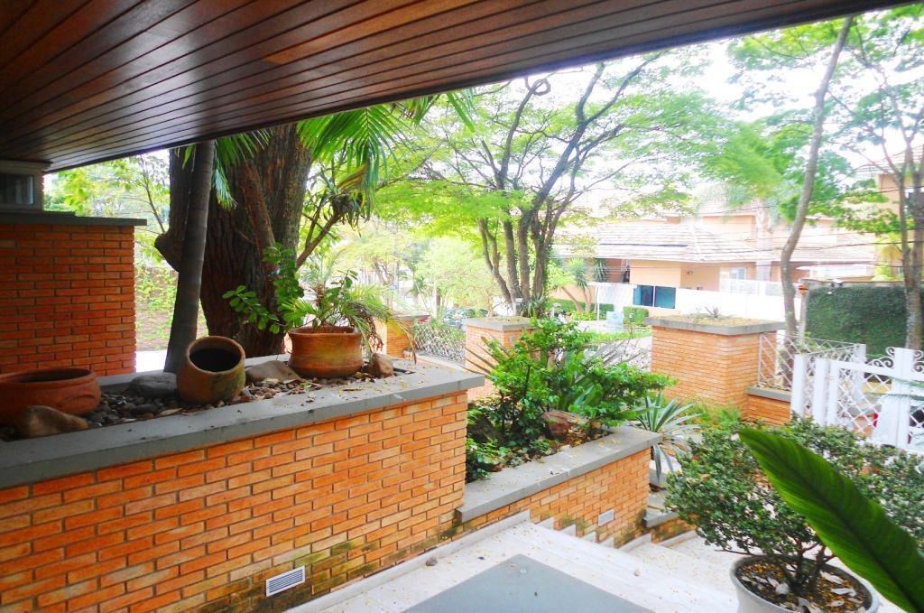 Sobrado à venda com 4 suítes em Jardim Cordeiro, São Paulo, SP