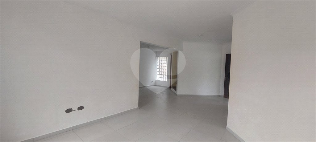 Sobrado à venda com 4 quartos, sendo 2 suítes, em Lavapés, Mairiporã, SP