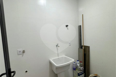 Casa à venda com 3 quartos, sendo 1 suíte, no condomínio Jd. Parque Alvorada, Araraquara - SP