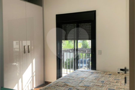 Casa à venda com 4 suítes no condomínio Vila Inglesa, Atibaia - SP