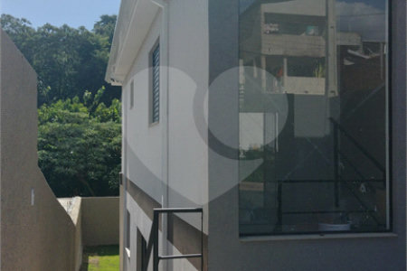 Sobrado à venda com 2 quartos, sendo 1 suíte, em Jardim Maristela II, Atibaia, SP
