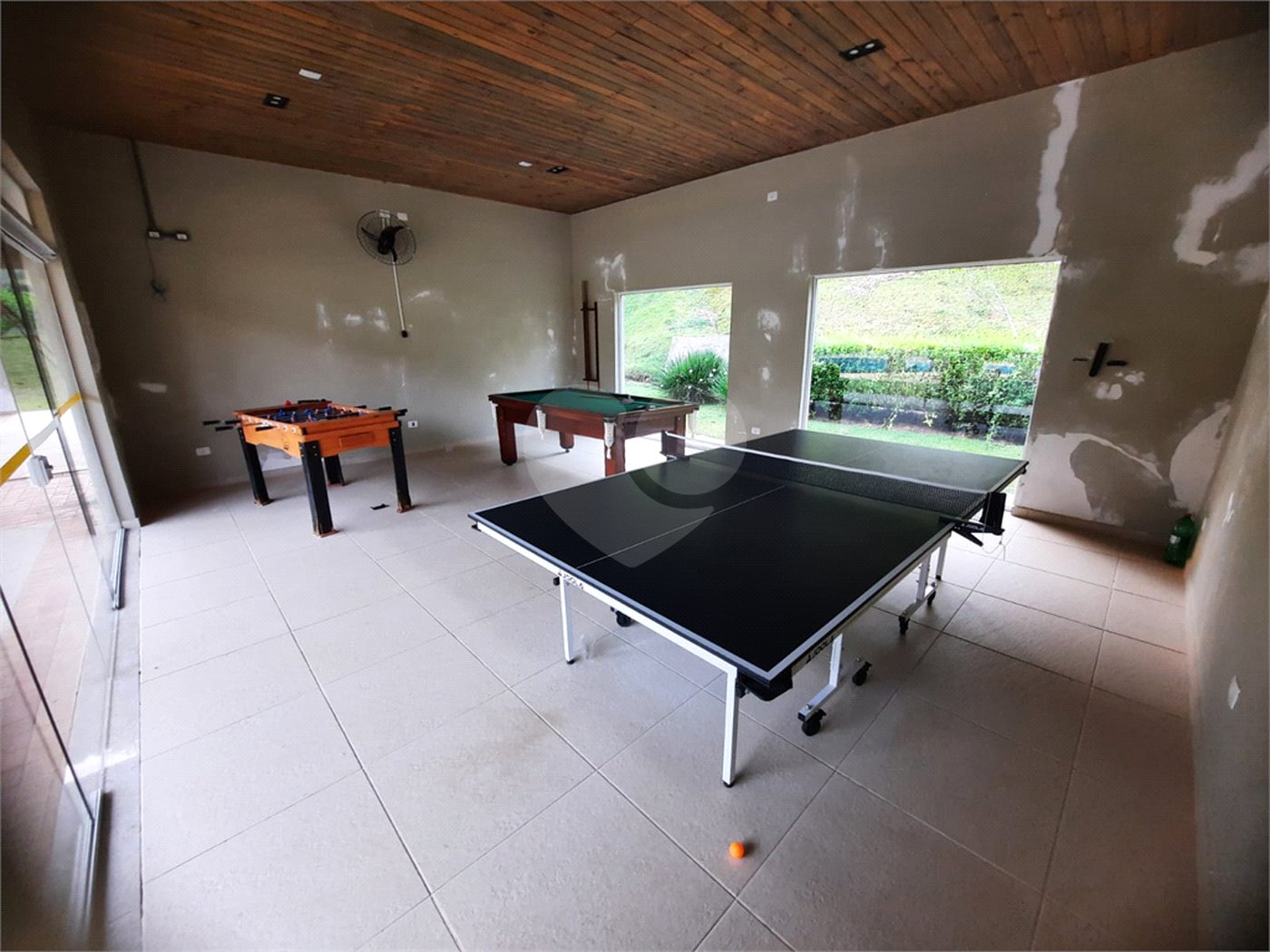 Casa à venda com 3 suítes no condomínio Ecovillagio, São Roque - SP