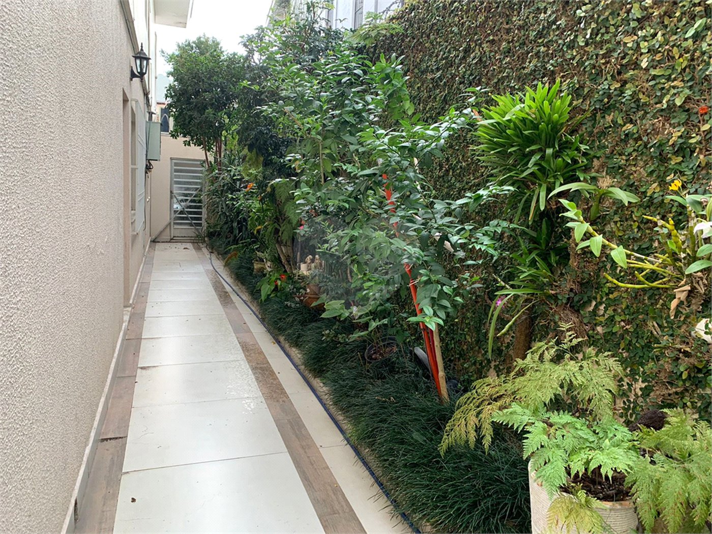 Casa à venda com 3 quartos, sendo 1 suíte, em Campo Belo, São Paulo, SP