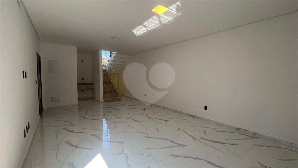 Sobrado à venda com 3 suítes em Vila Petrópolis, Atibaia, SP