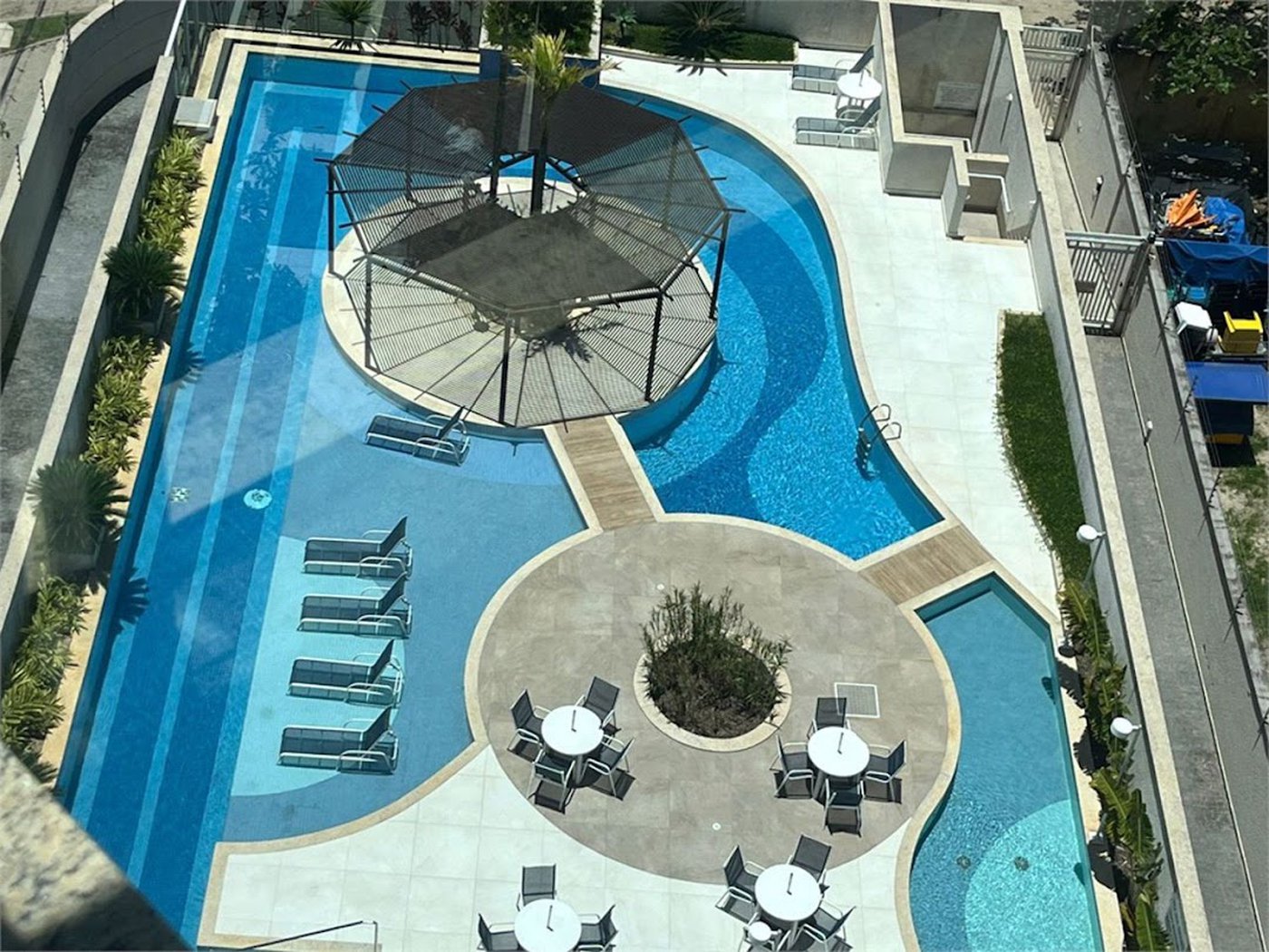 Apartamento Residencial à venda, Jardim Virginia, Guarujá - AP0995.