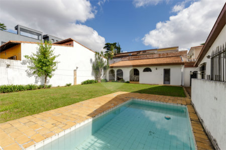 Casa Térrea à venda com 3 quartos, sendo 1 suíte,  em Brooklin Velho, São Paulo, SP