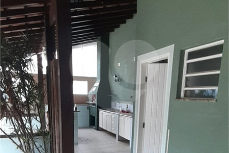 Casa à venda com 5 quartos, sendo 1 suíte, no Centro, Bom Jesus dos Perdões, SP