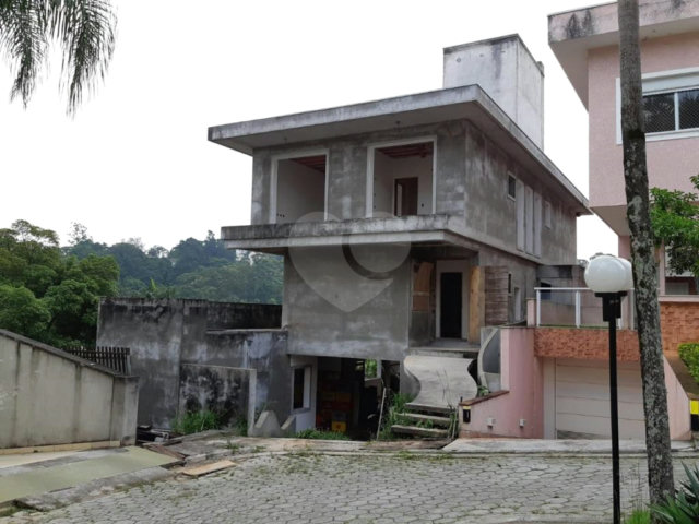 Casa à venda com 4 suítes no condomínio Residencial Cantareira, São Paulo - SP