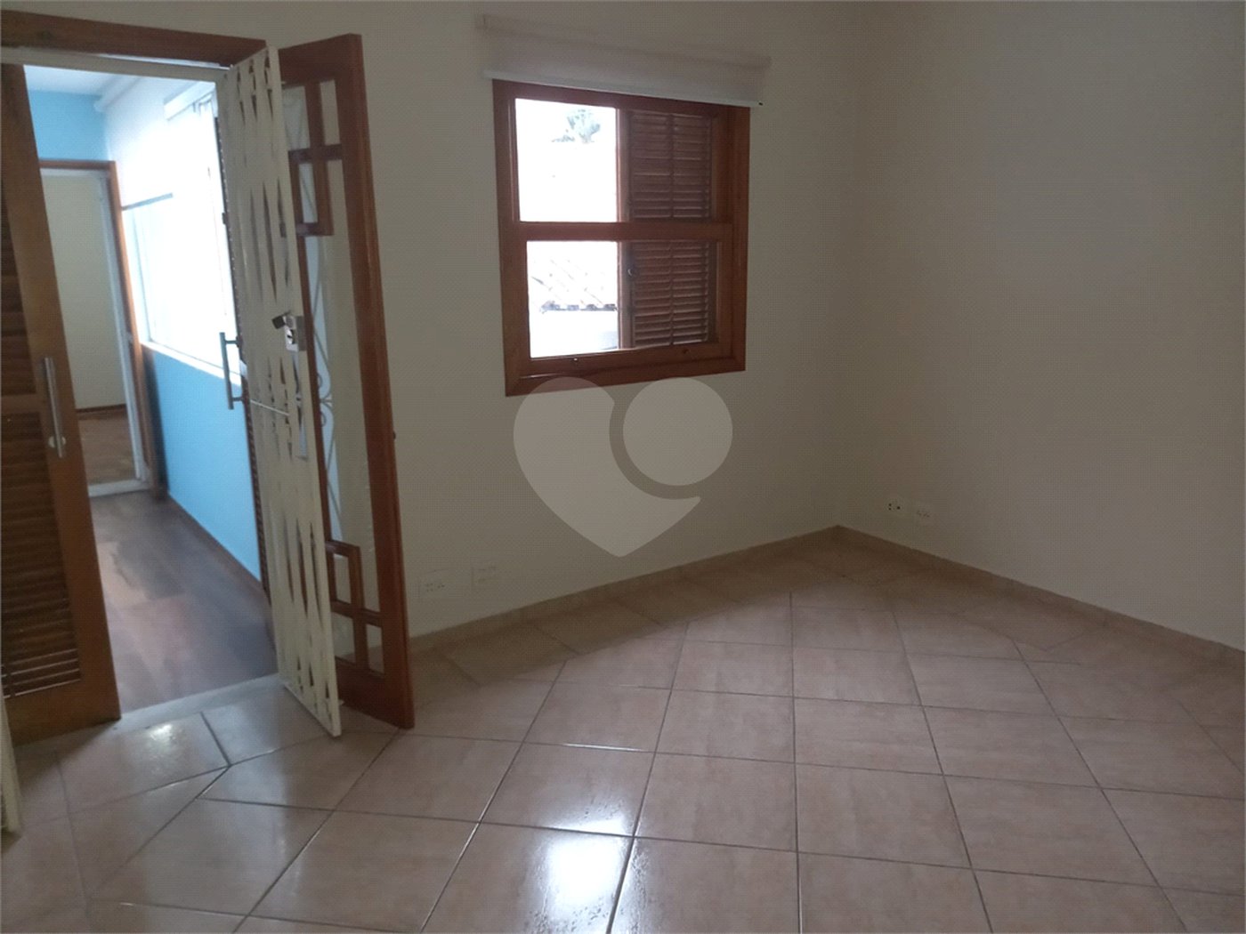 Sobrado à venda com 4 quartos, sendo 2 suítes, em Vila Hamburguesa, São Paulo, SP
