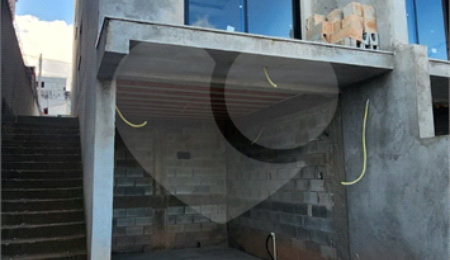 Sobrado à venda com 3 quartos, sendo 1 suíte, em Jardim Maristela, Atibaia, SP