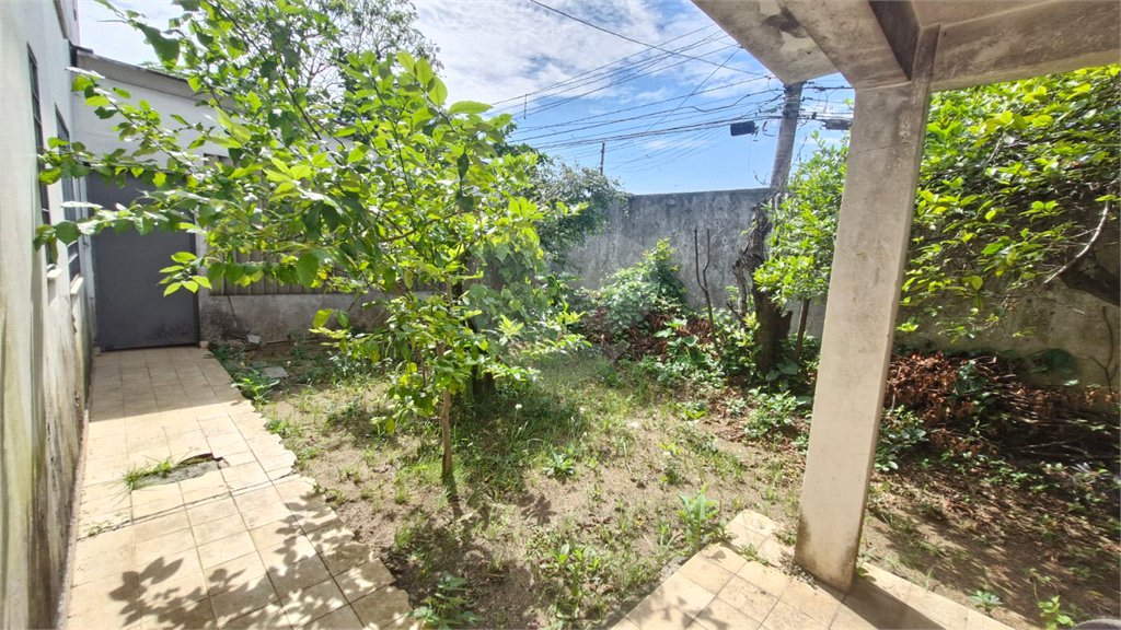 Sobrado à venda com 3 quartos, sendo 1 suíte, em Cidade São Francisco, São Paulo, SP
