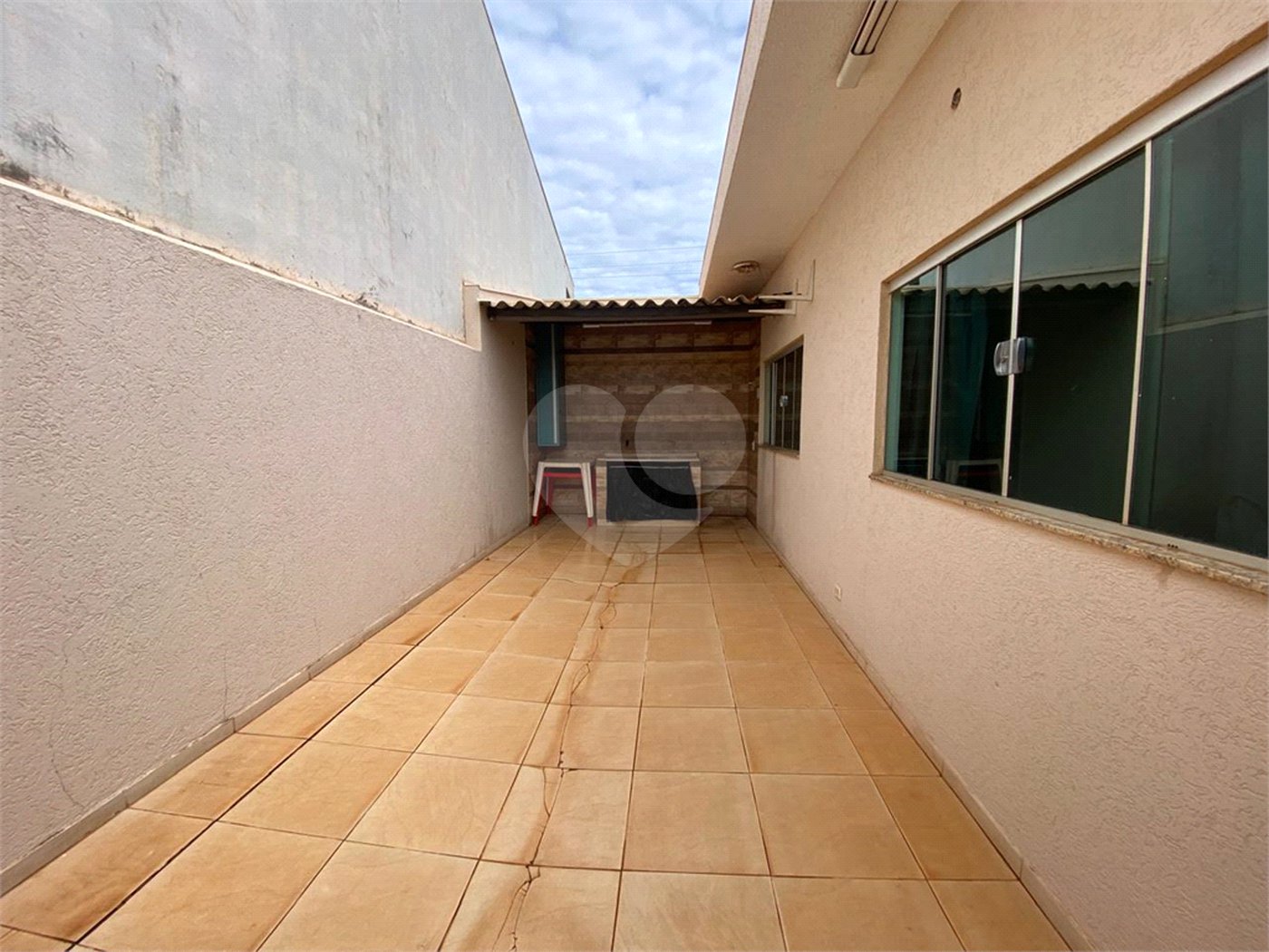 Casa à venda com 3 quartos, sendo 1 suíte,  em Jardim Jamaica, Ponta Porã, MS
