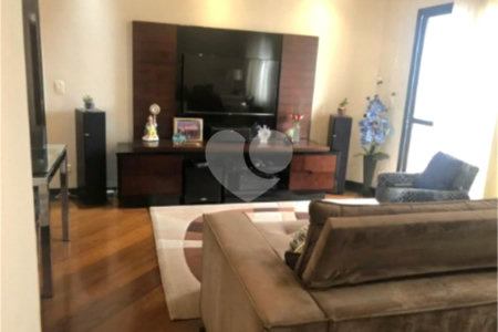 Apartamento à venda com 3 quartos, sendo 1 suíte, em Vila Regente Feijó, São Paulo, SP