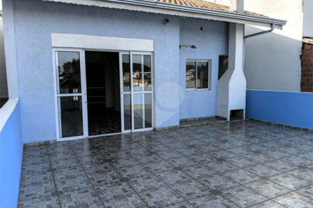 Casa à venda com 3 suítes em Vila Mike, São Roque, SP