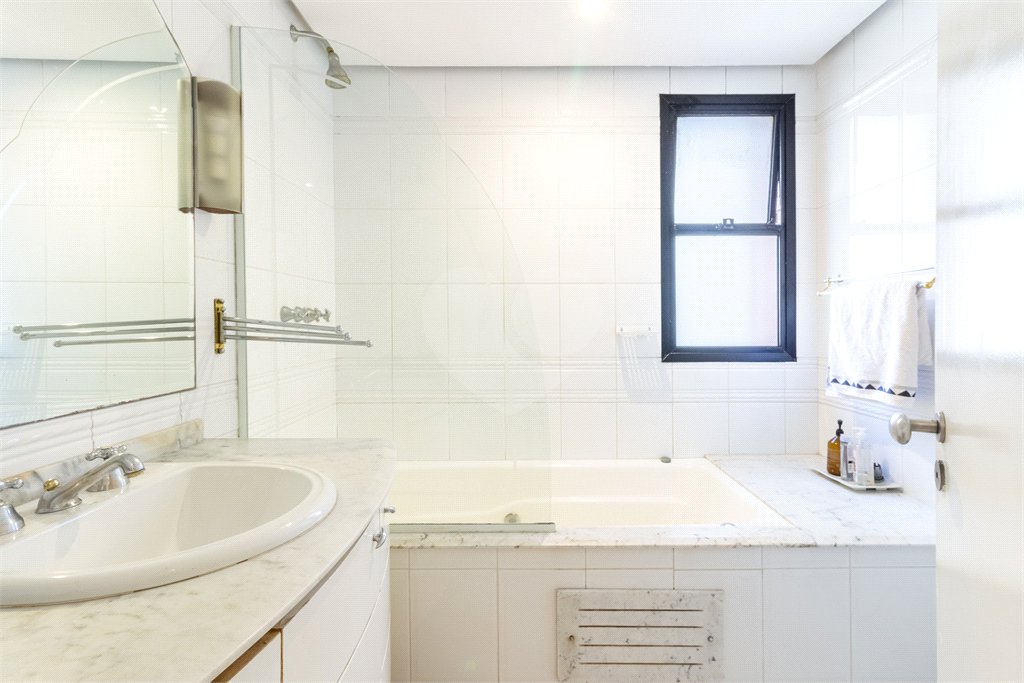 Apartamento à venda com 4 quartos, sendo 2 suítes, em Perdizes, São Paulo, SP