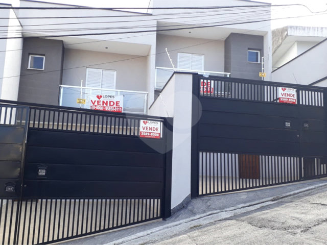 Sobrado à venda com 3 quartos, sendo 1 suíte,  em Vila Romero, São Paulo, SP