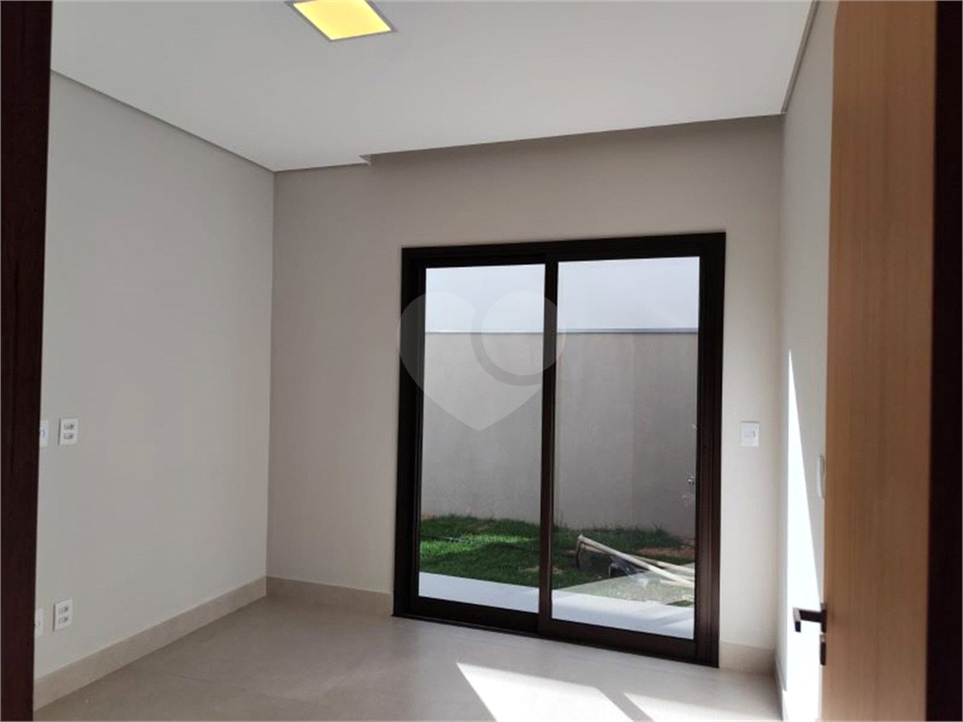Casa à venda com 3 suítes no condomínio Recanto das Palmas, Vinhedo - SP