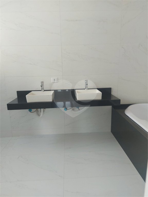 Casa à venda com 5 suítes no condomínio Residencial Santa Maria, Jandira - SP