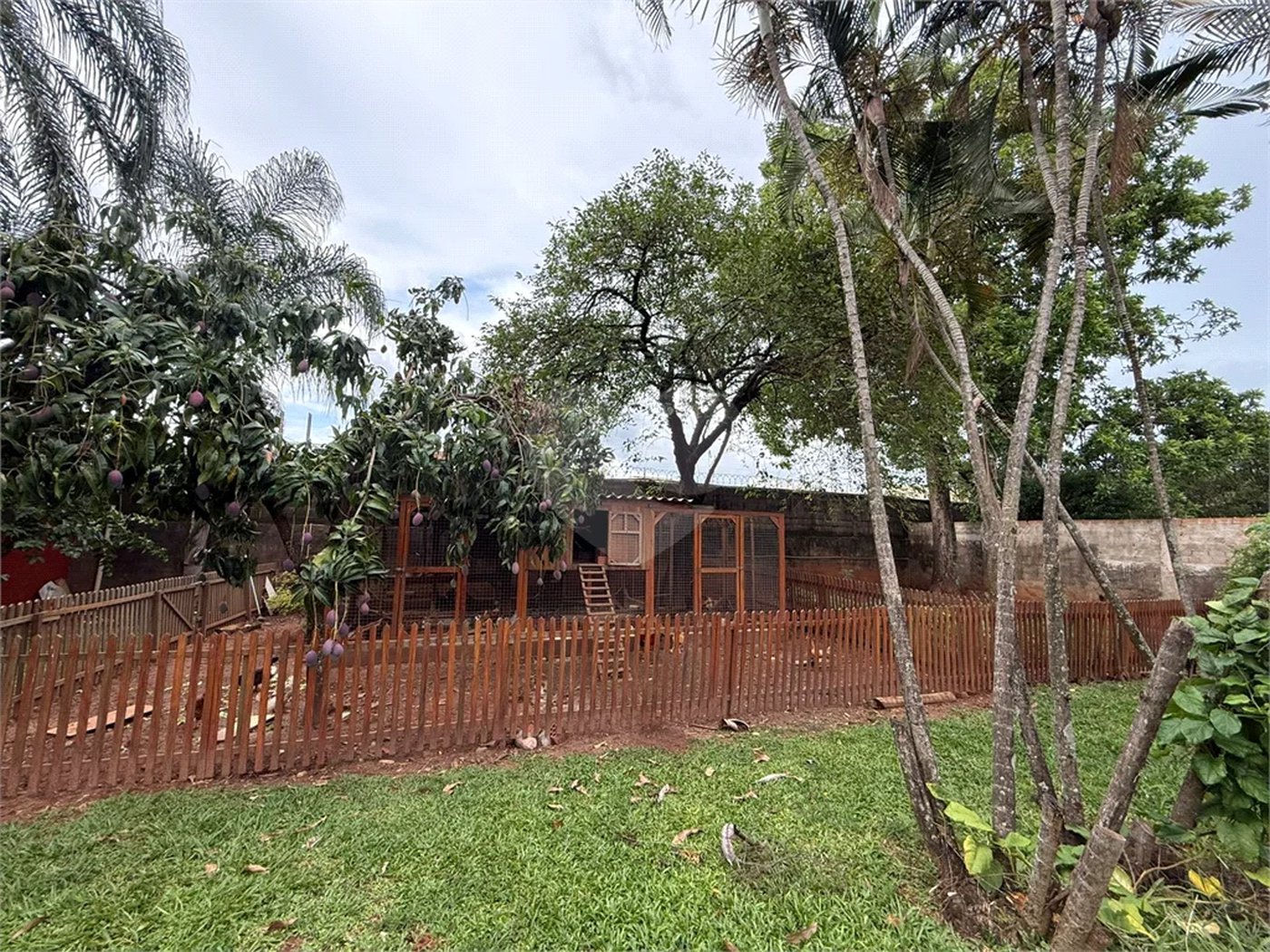 Chácara no Unileste, com espaço para eventos e cozinha industrial, na modalidade porteira fechada,