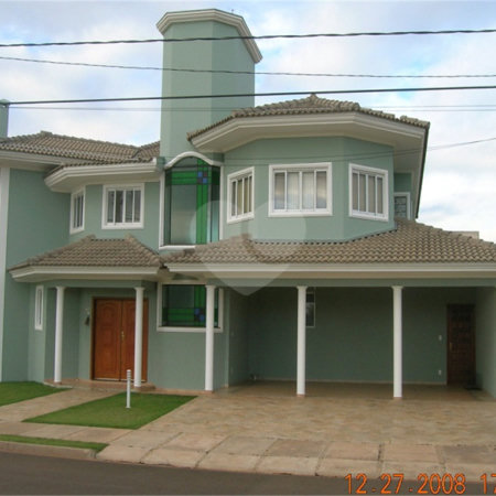 Casa no Condomínio Damha I