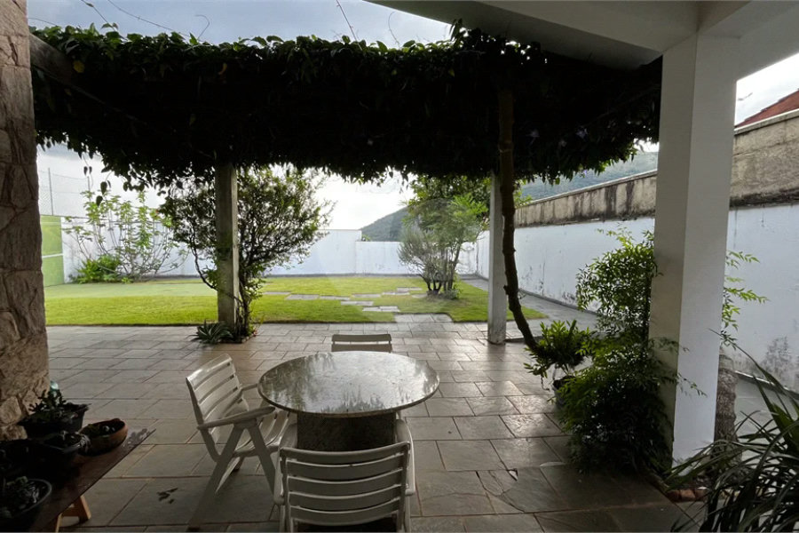 Casa à venda com 3 quartos, sendo 1 suíte, em Jardim Dos Estados, Poços de Caldas - MG