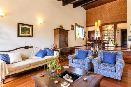 Casa à venda com 5 quartos, sendo 4 suítes,  em Interlagos, São Paulo, SP