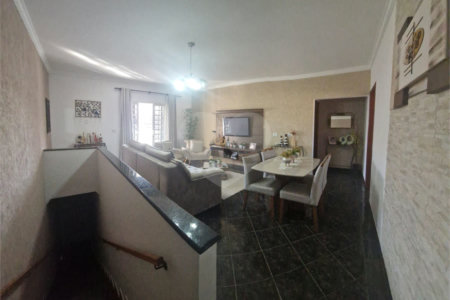 Casa à venda com 4 quartos, sendo 1 suíte, em Jardim Planalto, Salto, SP