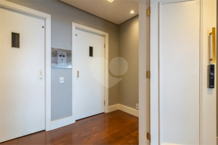 Apartamento à venda com 4 suítes em Vila Sofia, São Paulo, SP