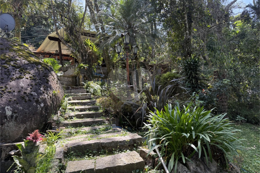 Casa à venda com 4 quartos no condomínio Parque Suiça, Caieiras - SP