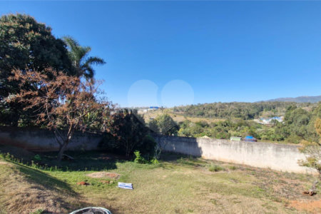 Chácara à venda com 3 quartos, sendo 1 suíte, em Jardim Estância Brasil, Atibaia, SP