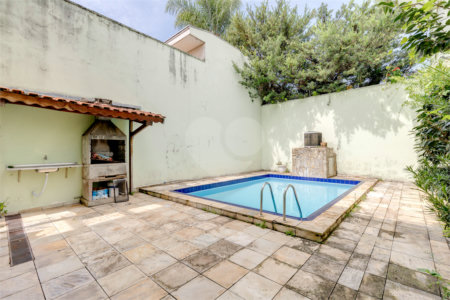 Sobrado à venda com 5 quartos, sendo 3 suítes,  em Jardim Luzitânia, São Paulo, SP
