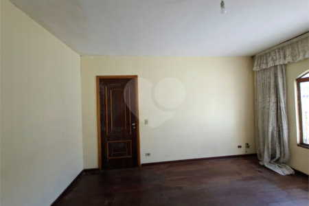 Sobrado à venda com 3 quartos, sendo 1 suíte,  em Jardim Esmeralda, São Paulo, SP