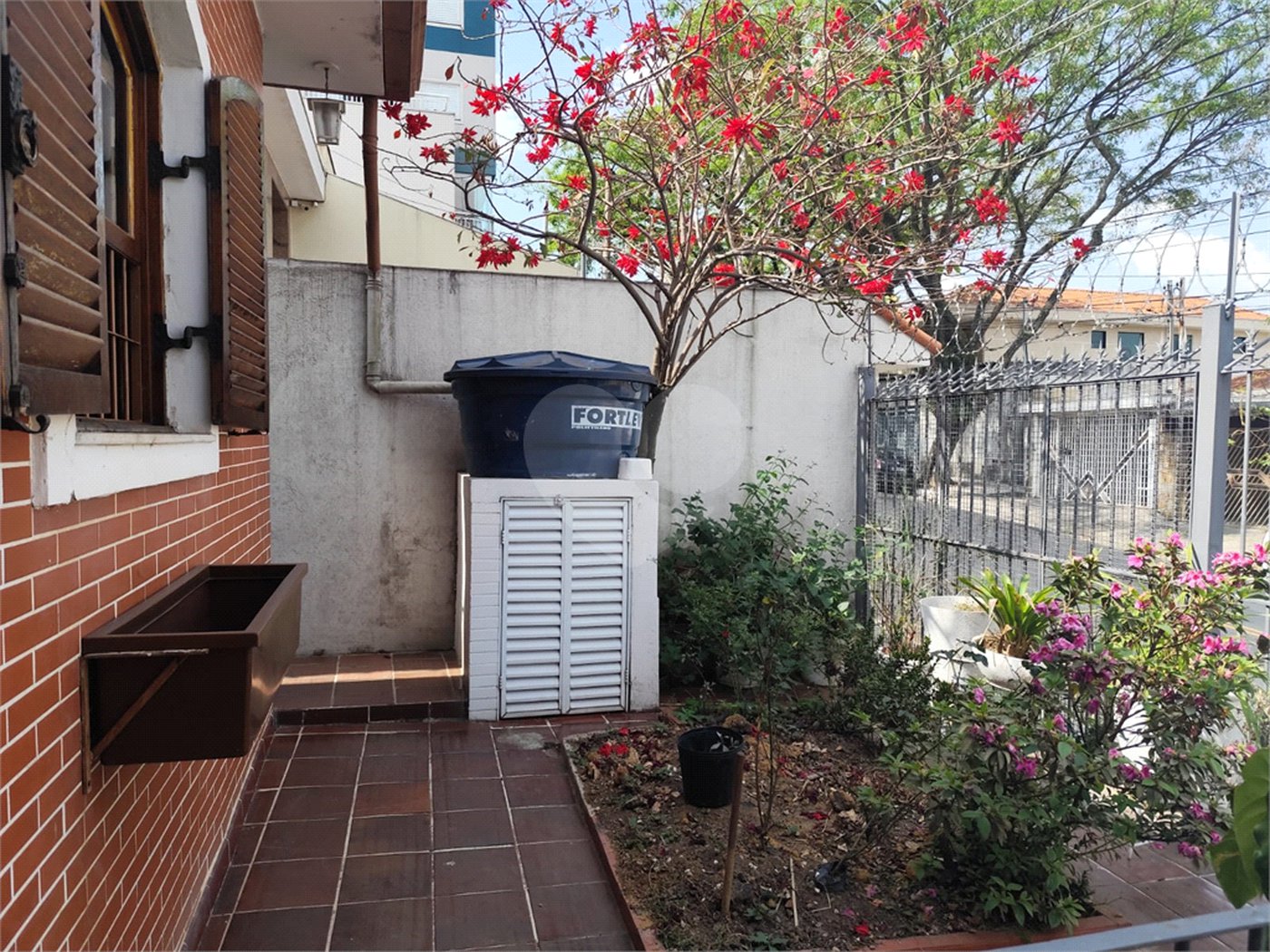 Sobrado à venda com 2 quartos em Vila Nivi, São Paulo, SP
