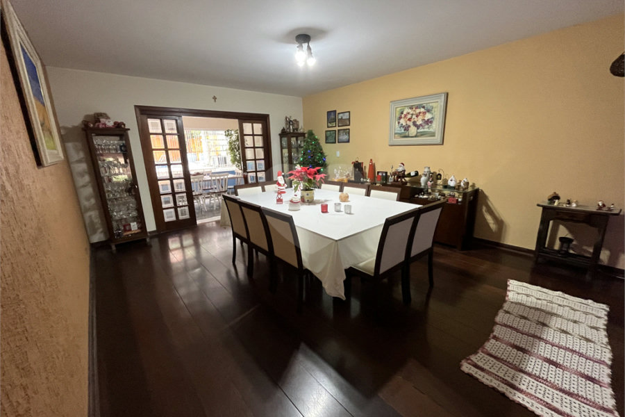 Sobrado à venda com 5 quartos, sendo 4 suítes, em Tremembé, São Paulo, SP