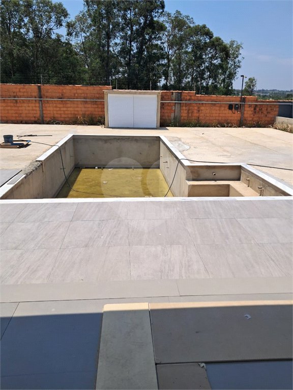 Casa à venda com 3 suítes no condomínio Terras de Mont Serrat, Salto - SP